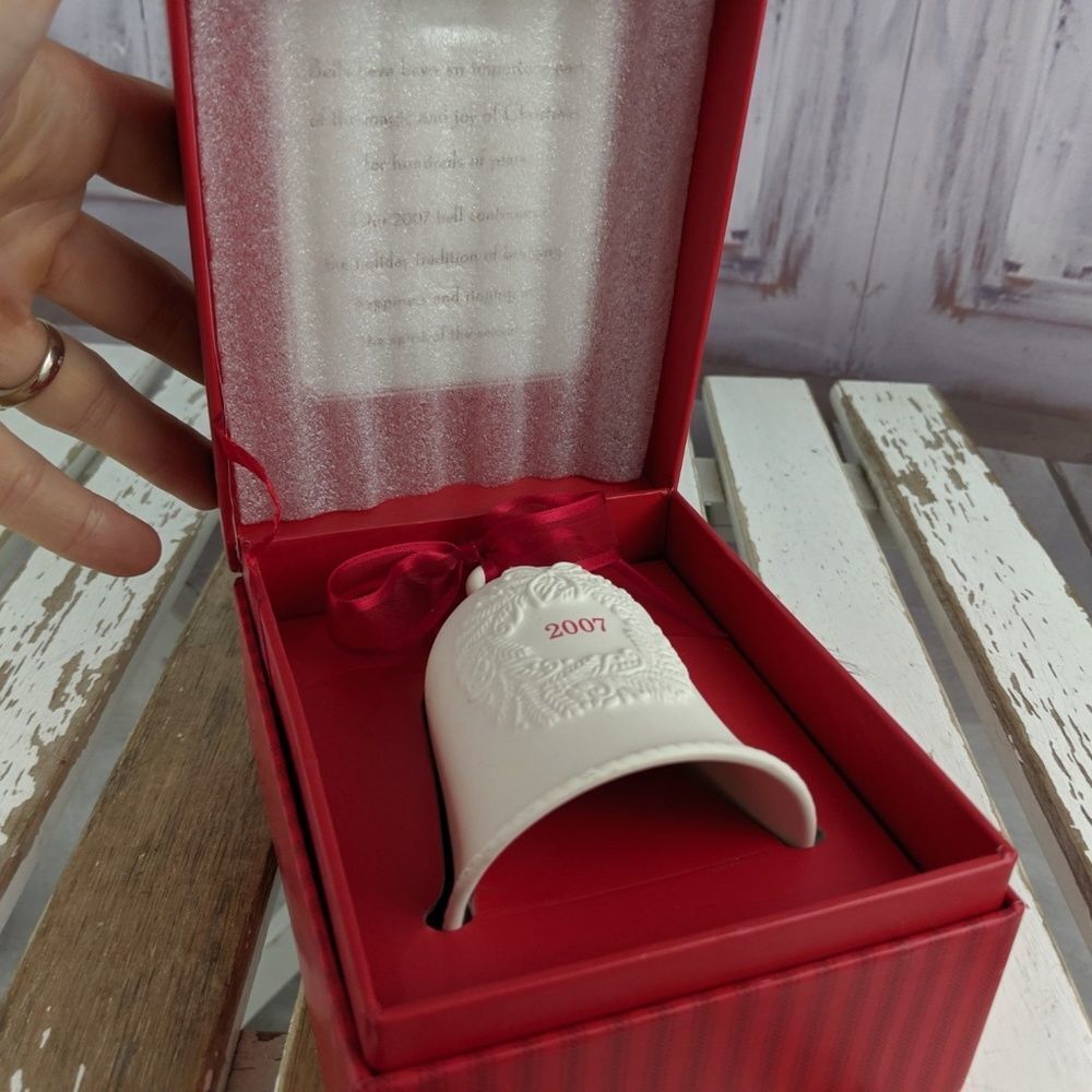 Hallmark keepsake ornament xmas bell porcelain 200